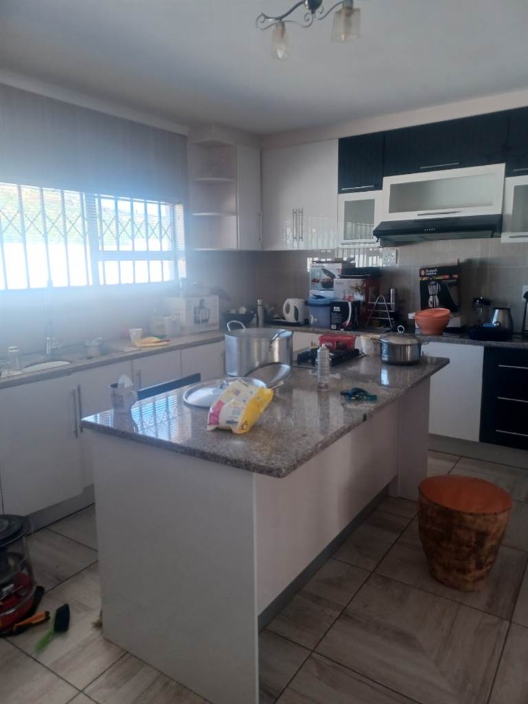 5 Bedroom Property for Sale in Ladybrand Free State